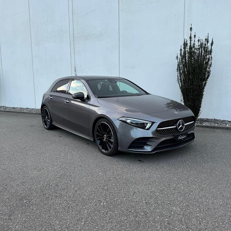 Gebraucht Mercedes A200 AMG line 163 PS (119 kW) 2020 Limousine