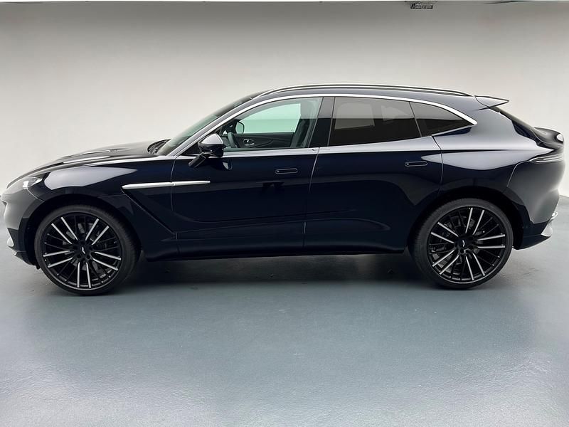 Gebraucht Aston Martin DBX 551 PS (405 kW) 2023 Schwarz SUV