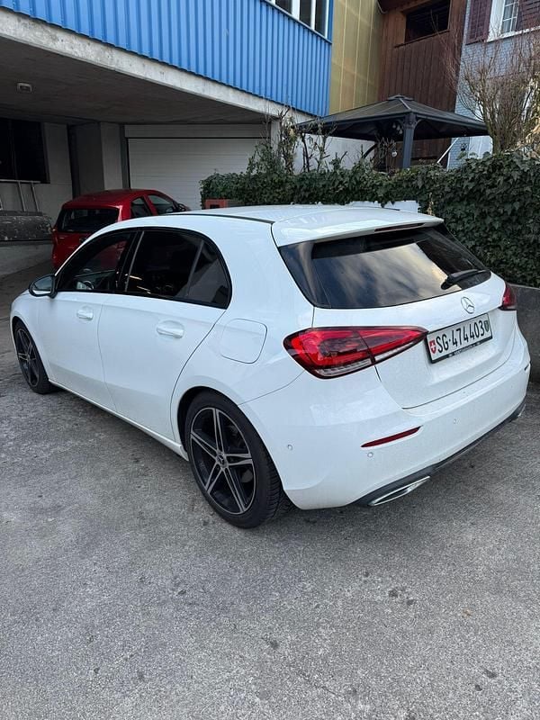 Gebraucht Mercedes A180 136 PS (100 kW) 2019