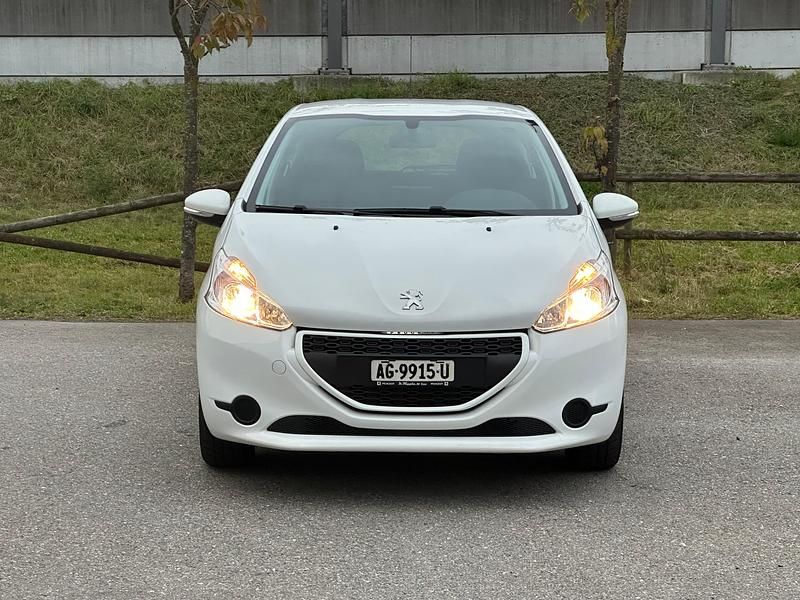 Gebraucht 2014 Peugeot 208 Kleinwagen | CHF 4’500 (Fairer Preis) - Bild 1/4