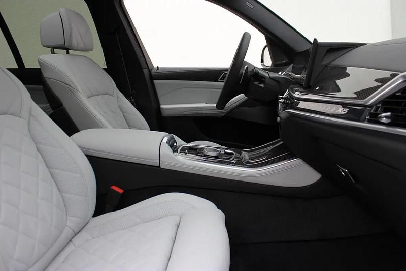 Neu BMW X5 M Sport 286 PS (210 kW) 2025 Weiss SUV