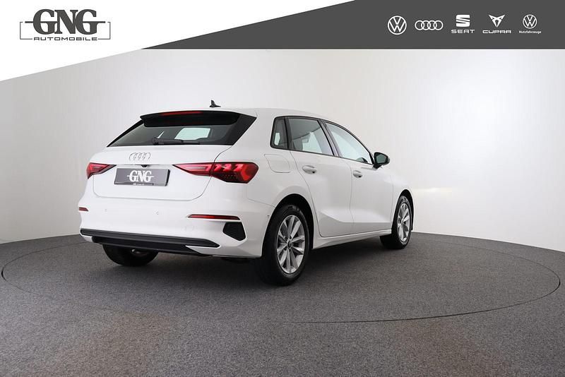 Gebraucht Audi A3 Attraction 150 PS (110 kW) 2022 Weiss Limousine