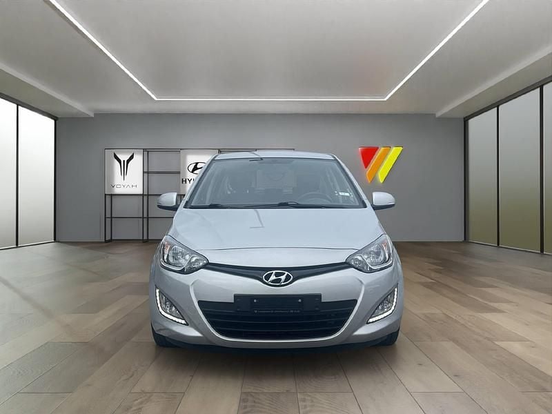 Grau Gebraucht 2014 Hyundai i20 Limousine | CHF 9’800 (Fairer Preis) - Bild 1/4