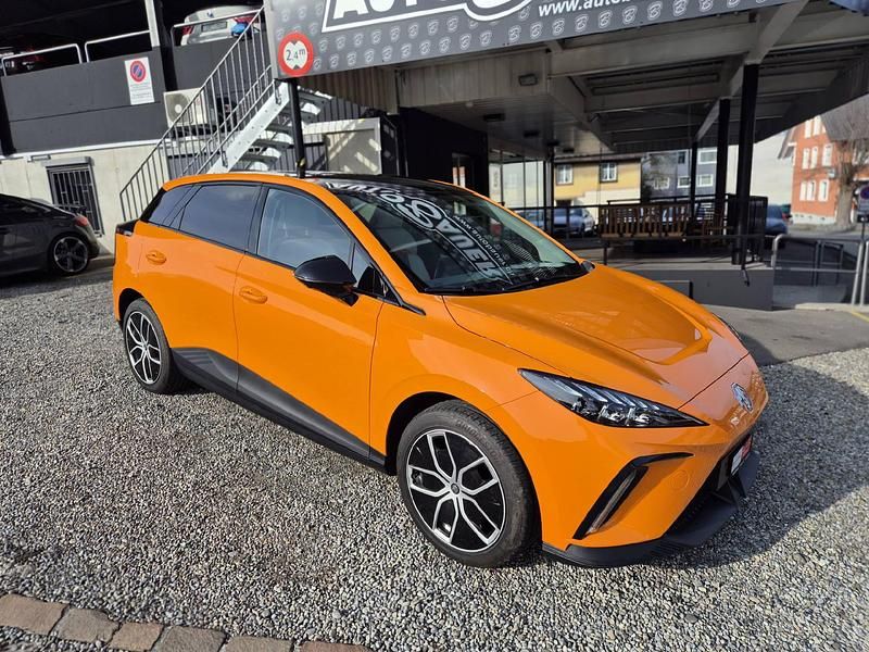 Gebraucht MG MG4 EV Trophy 180 kW (245 PS) 2024 Orange Kleinwagen