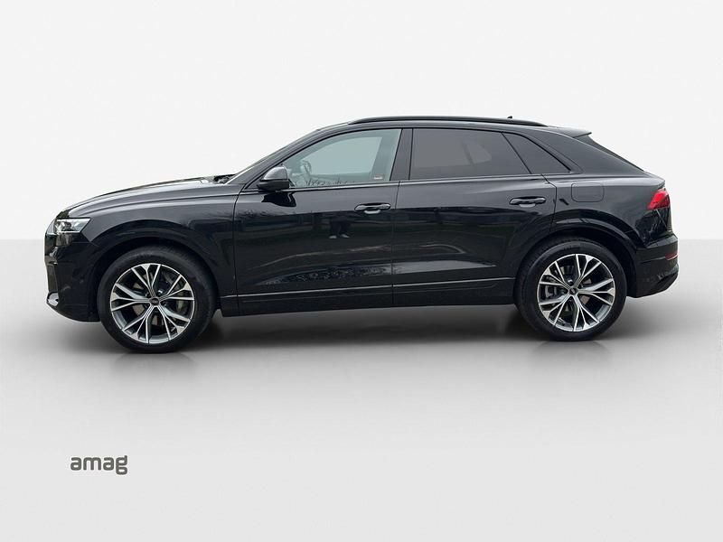Gebraucht Audi Q8 Ambiente 394 PS (289 kW) 2024 Mythosschwarz metallic SUV