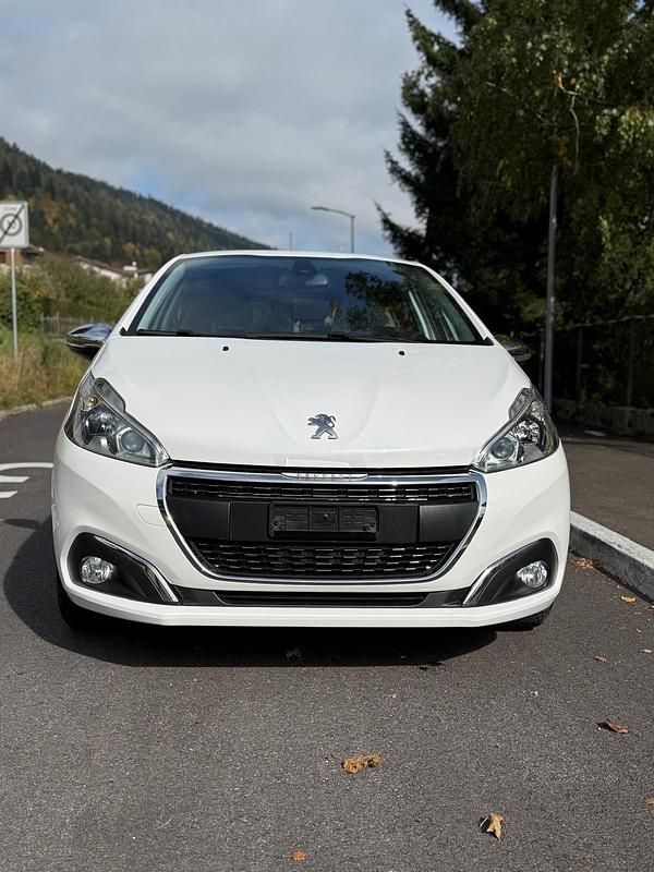 Gebraucht Peugeot 208 Active 82 PS (60 kW) 2019 Kleinwagen
