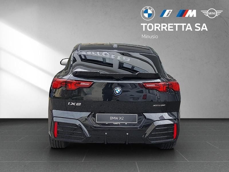 Neu BMW iX2 Luxury Line 225 kW (306 PS) 2026 Schwarz SUV