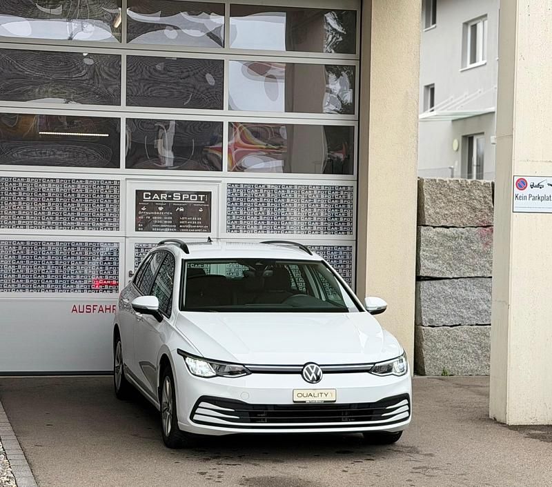 Gebraucht VW Golf VIII Life 150 PS (110 kW) 2022 Kombi
