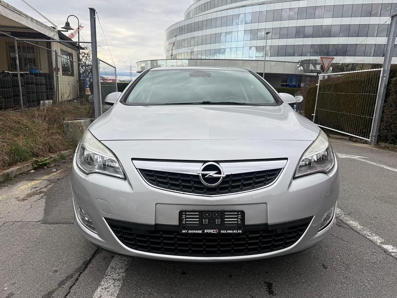 Gebraucht Opel Astra Enjoy 115 PS (84 kW) 2012