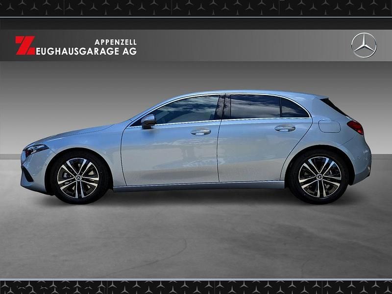 Neu Mercedes A250 224 PS (164 kW) 2025 Silber Limousine