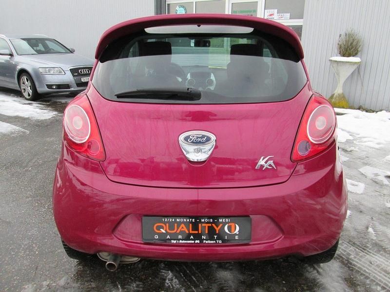 Gebraucht Ford Ka Titanium 69 PS (50 kW) 2011 Rot, met. Kleinwagen