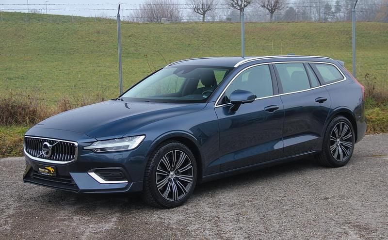 Gebraucht Volvo V60 Inscription 310 PS (228 kW) 2019 Kombi
