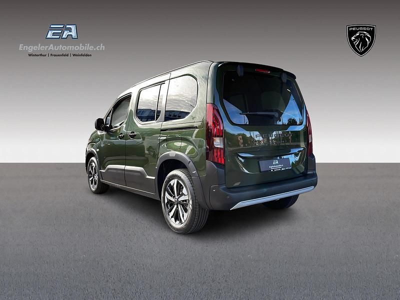 Neu Peugeot Rifter GT 131 PS (96 kW) 2026 Grün Van / Kleinbus