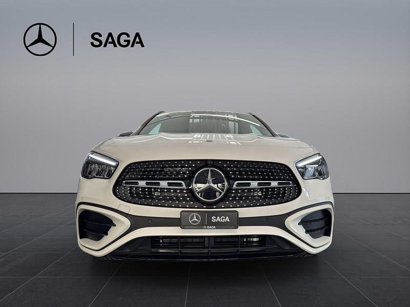 Neu Mercedes GLA200 Night 163 PS (119 kW) 2025 SUV