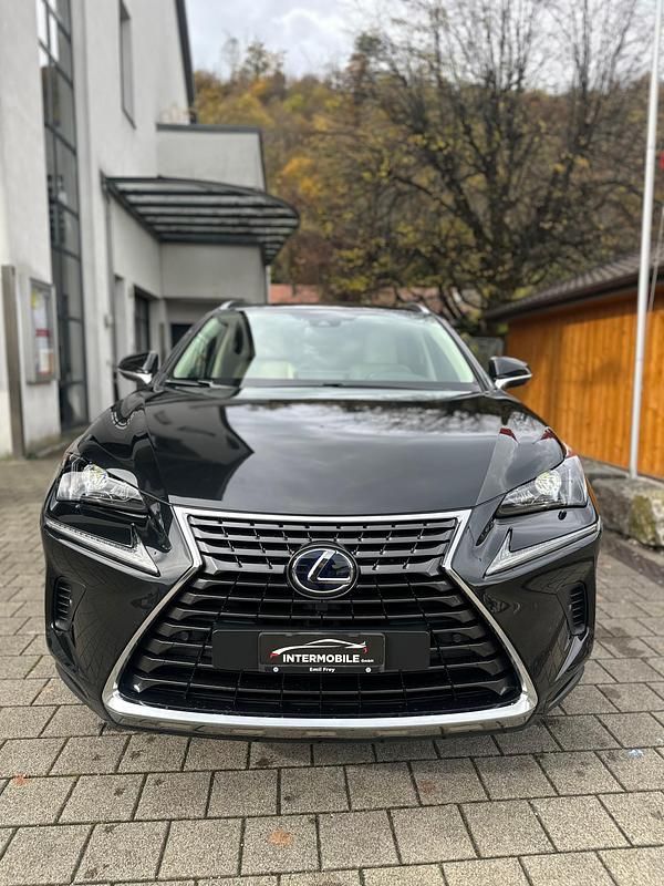 Gebraucht Lexus NX300h E-FOUR 197 PS (144 kW) 2019 SUV