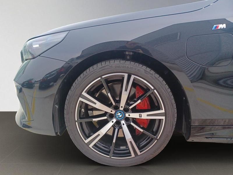 Gebraucht BMW 550e Comfort Edition 489 PS (359 kW) 2024 Schwarz Limousine