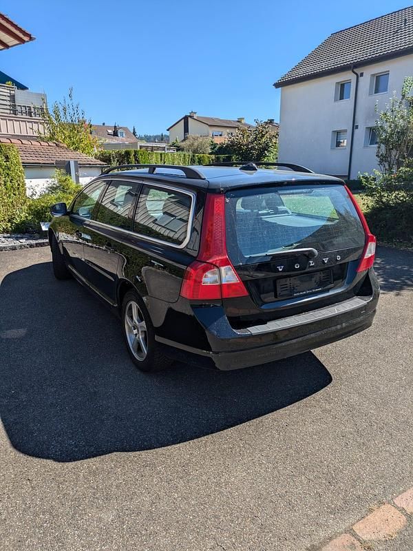 Gebraucht Volvo V70 Momentum 163 PS (119 kW) 2011 Kombi