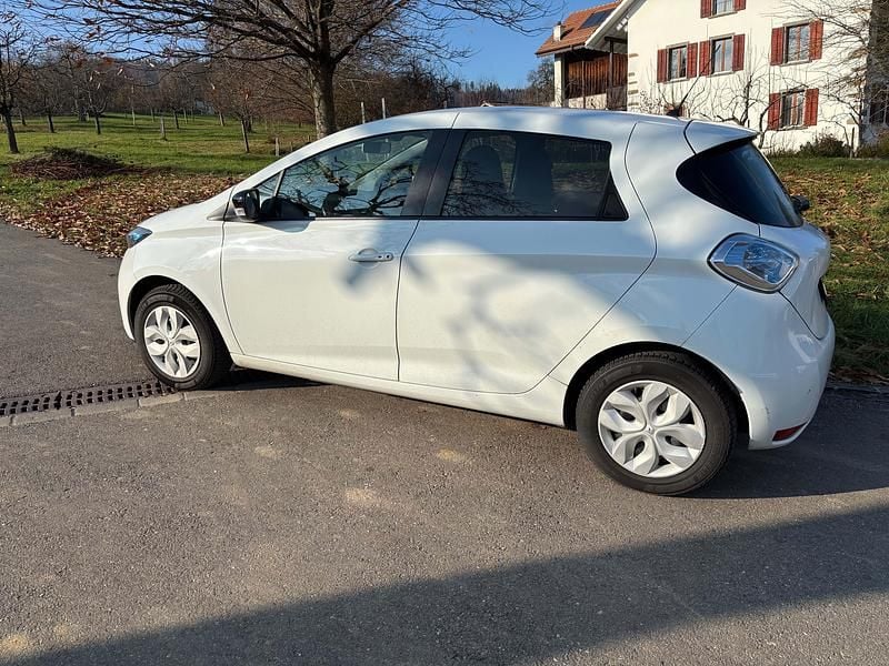Gebraucht 2018 Renault Zoe Intens Kleinwagen | CHF 9’499 (Etwas zu teuer) - Bild 1/4