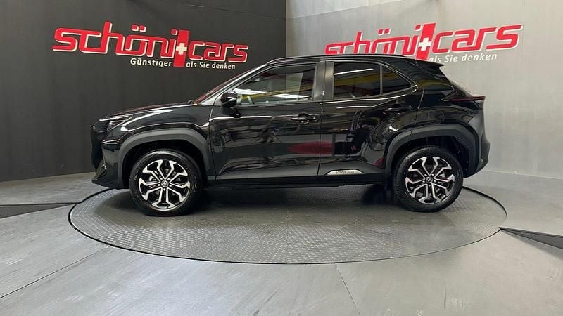 Neu Toyota Yaris Hybrid Trend 130 PS (95 kW) 2025 Schwarz Kleinwagen