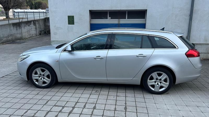 Gebraucht Opel Insignia Edition 160 PS (117 kW) 2010 Kombi
