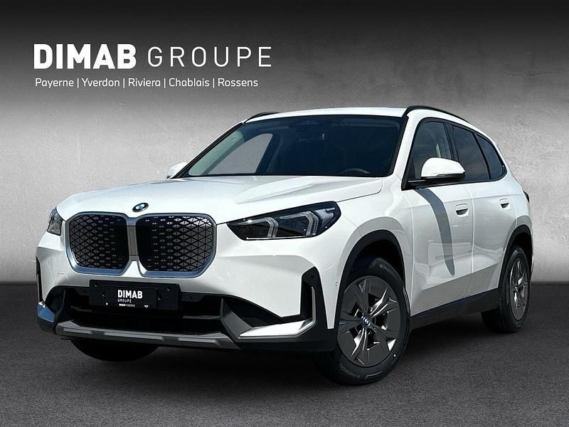 Neu BMW iX1 Performance 150 kW (204 PS) 2025 Weiss SUV