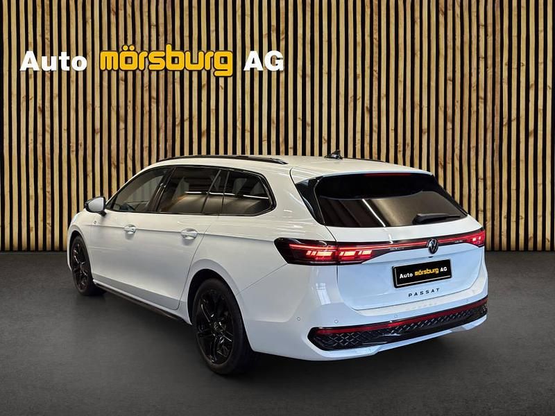 Gebraucht VW Passat R-line 193 PS (141 kW) 2024 Kombi