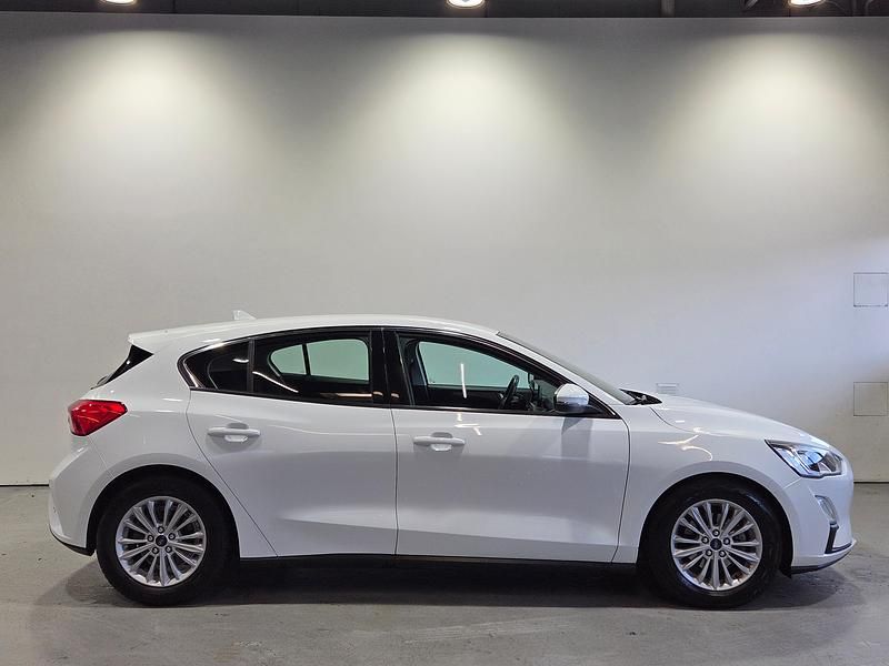 Gebraucht Ford Focus Titanium 120 PS (88 kW) 2019 Weiss Limousine