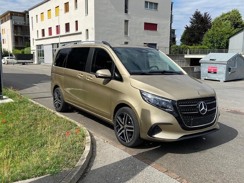 Gebraucht Mercedes V250 Style 190 PS (139 kW) 2025 Gold Van / Kleinbus