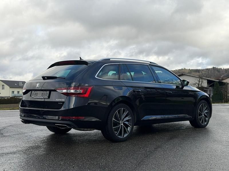 Gebraucht Skoda Superb LAURIN & KLEMENT 280 PS (205 kW) 2016 Kombi