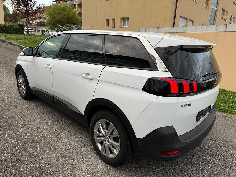 Gebraucht Peugeot 5008 Allure 130 PS (95 kW) 2019 SUV