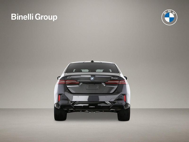 Neu BMW 550e Comfort Edition 489 PS (359 kW) 2025 Anthrazit Limousine