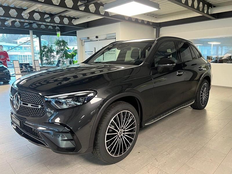 Gebraucht Mercedes GLC300e AMG line 281 PS (206 kW) 2024 Schwarz SUV