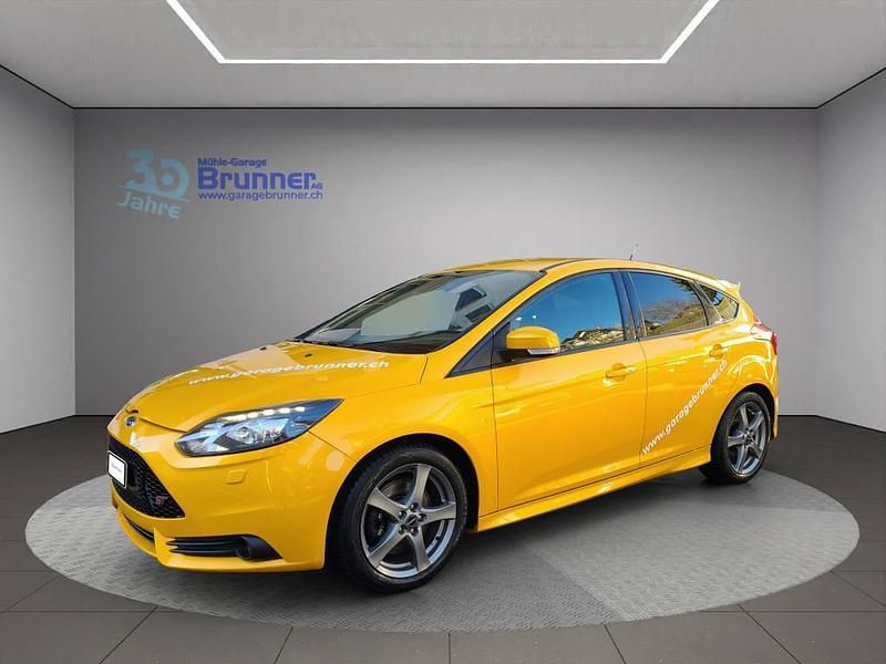 Gebraucht Ford Focus ST 250 PS (183 kW) 2014 Gelb Limousine