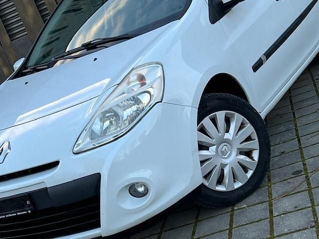 Gebraucht Renault Clio II Expression 75 PS (55 kW) 2010