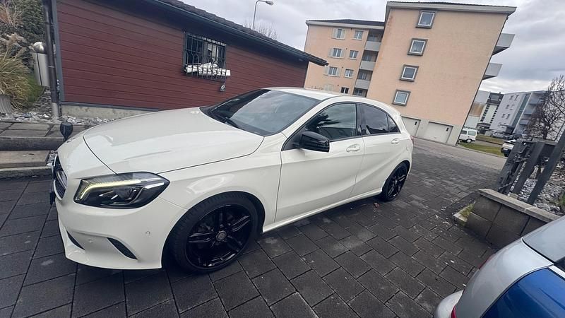 Gebraucht Mercedes A200 AMG line 156 PS (114 kW) 2017
