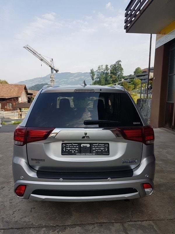 Gebraucht Mitsubishi Outlander P-HEV 121 PS (88 kW) 2018 SUV
