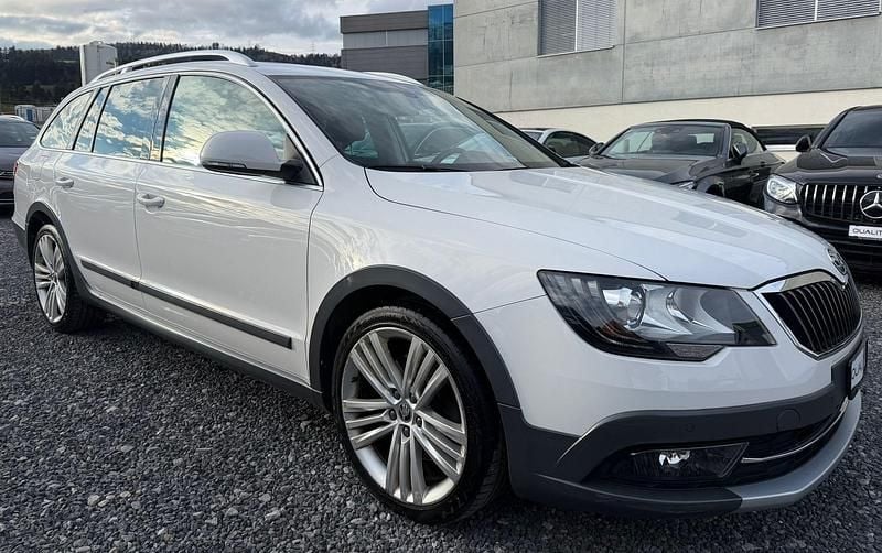 Gebraucht Skoda Superb Elegance 170 PS (125 kW) 2014 Kombi