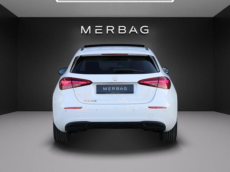 Gebraucht Mercedes A180 116 PS (85 kW) 2023 Weiss Limousine