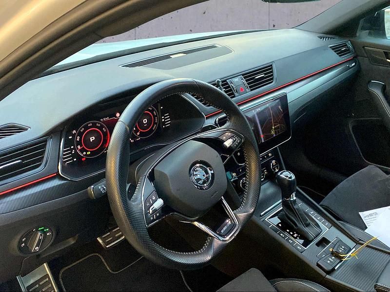 Gebraucht Skoda Superb SportlinePlus 272 PS (200 kW) 2020 Weiss Kombi