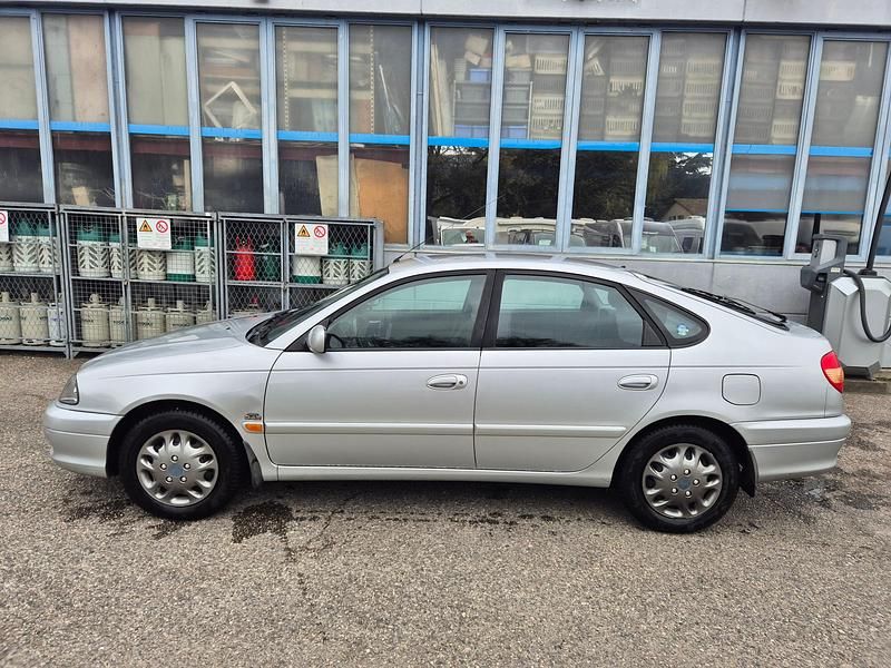 Gebraucht Toyota Avensis Sol 110 PS (80 kW) 2003 Kleinwagen