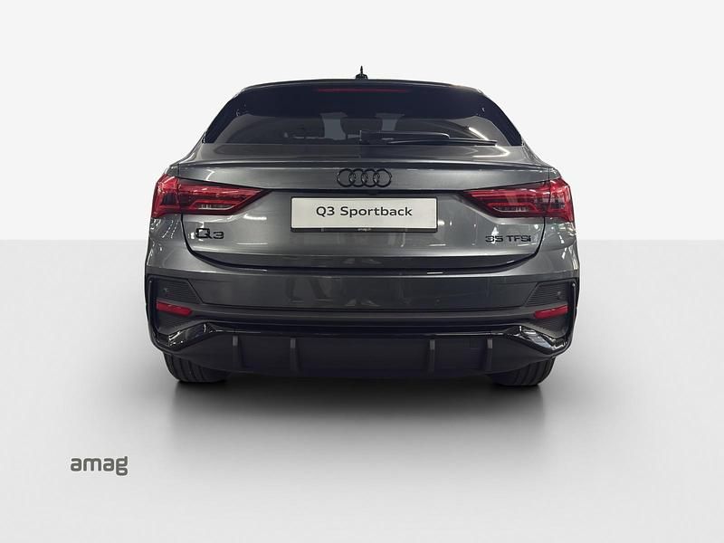 Neu Audi Q3 Sportback Attraction 150 PS (110 kW) 2025 Mythosschwarz metallic SUV