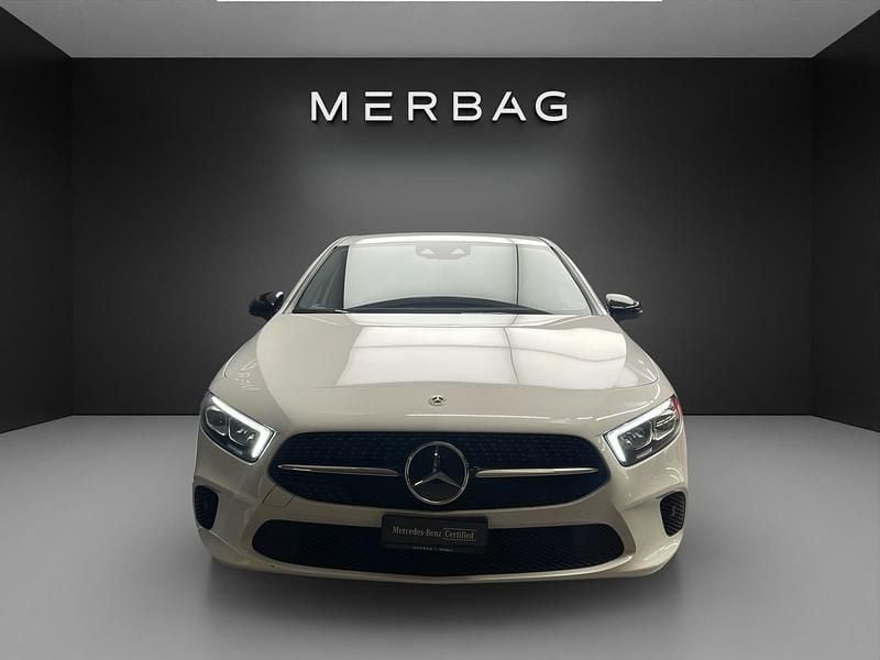 Gebraucht Mercedes A180 Night 136 PS (100 kW) 2023 Weiss Limousine