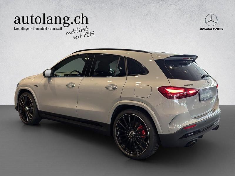 Neu Mercedes GLA35 AMG AMG 320 PS (235 kW) 2025 Grau SUV
