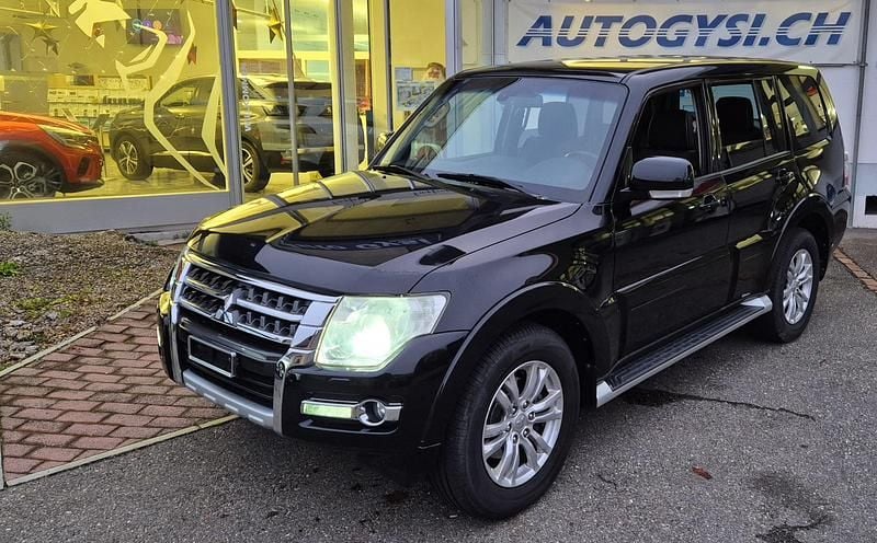 Schwarz Gebraucht 2015 Mitsubishi Pajero SUV | CHF 31’800 - Bild 1/4
