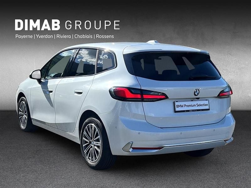 Gebraucht BMW 218 Active Tourer Luxury Line 150 PS (110 kW) 2023 Weiss Van / Kleinbus