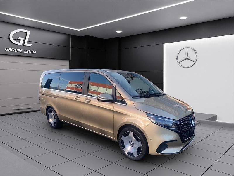 Gebraucht Mercedes V300 Avantgarde 239 PS (175 kW) 2024 Gold Van / Kleinbus