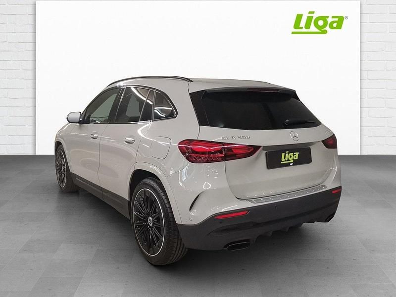 Neu Mercedes GLA250 AMG line 238 PS (175 kW) 2025 SUV