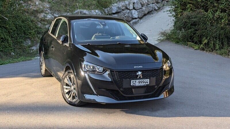 Gebraucht 2022 Peugeot e-208 Allure Kleinwagen | CHF 22’000 (Etwas zu teuer) - Bild 1/4