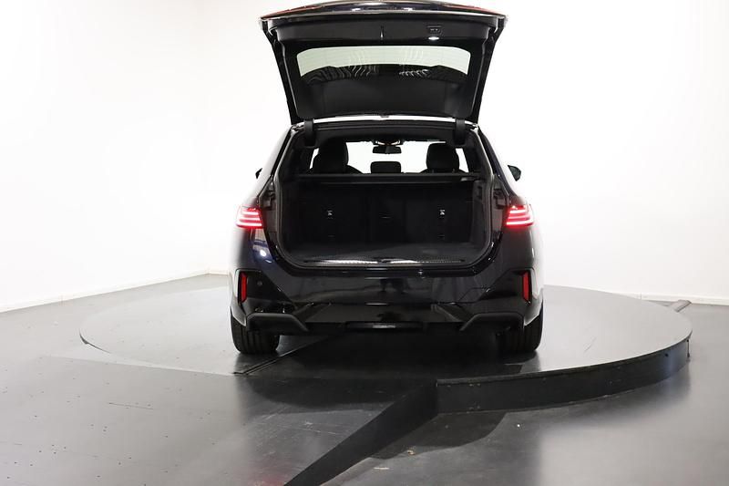 Gebraucht BMW 520 Comfort Edition 208 PS (152 kW) 2024 Schwarz Kombi