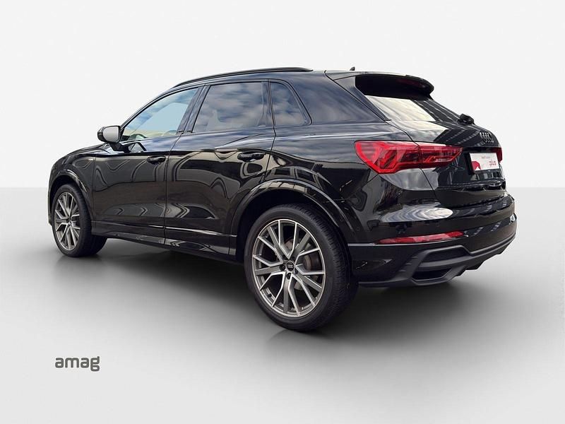 Gebraucht Audi Q3 Attraction 150 PS (110 kW) 2022 Mythosschwarz metallic SUV
